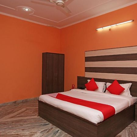 Oyo Hotel Krishna Greens Mathura Dış mekan fotoğraf